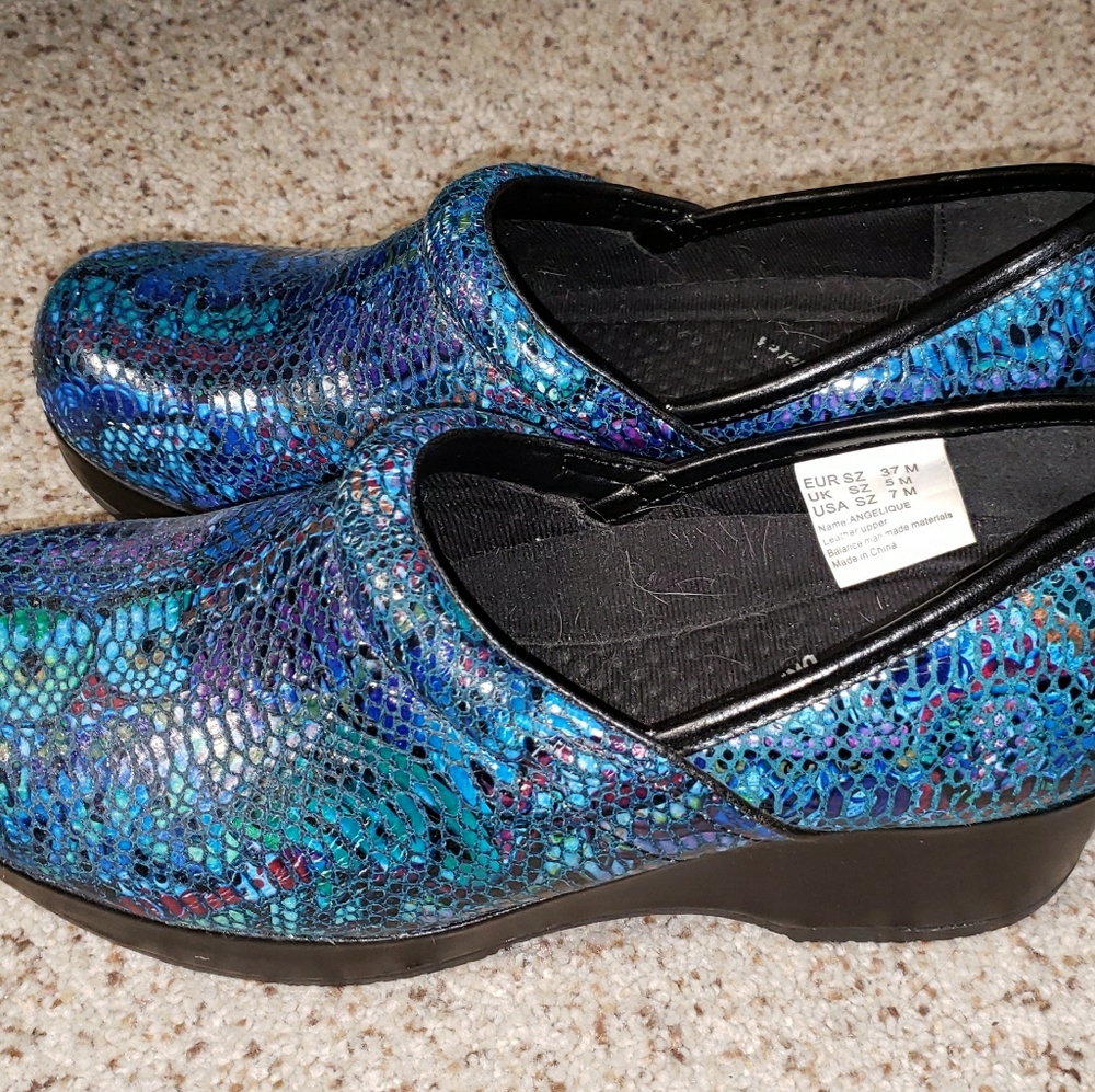 Nursing Clogs sz 7